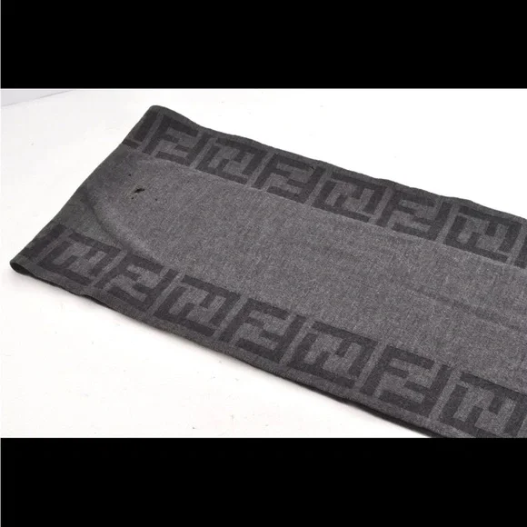 Authentic Fendi scarf Woolen Scarf - Picture 7 of 12